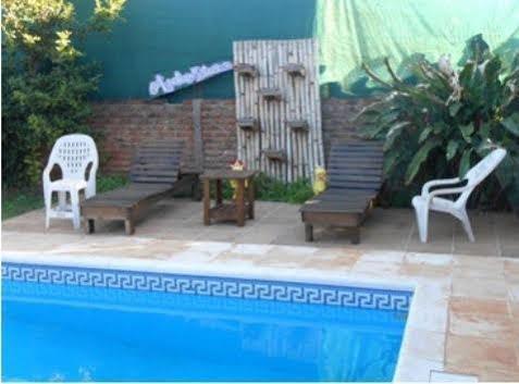 Residencial Azaleas Place Guest House Puerto Iguazú Exterior foto
